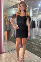 Bodycon Sweetheart Black Lace Short Homecoming Dresses with Feather